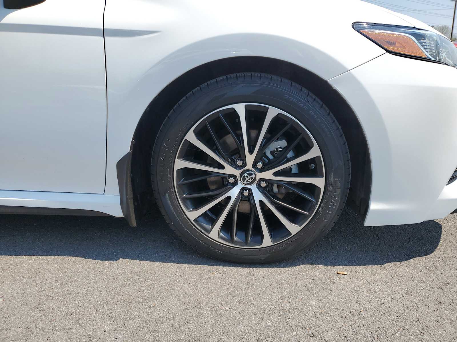 Thumbnail: 2019 Toyota Camry - 5