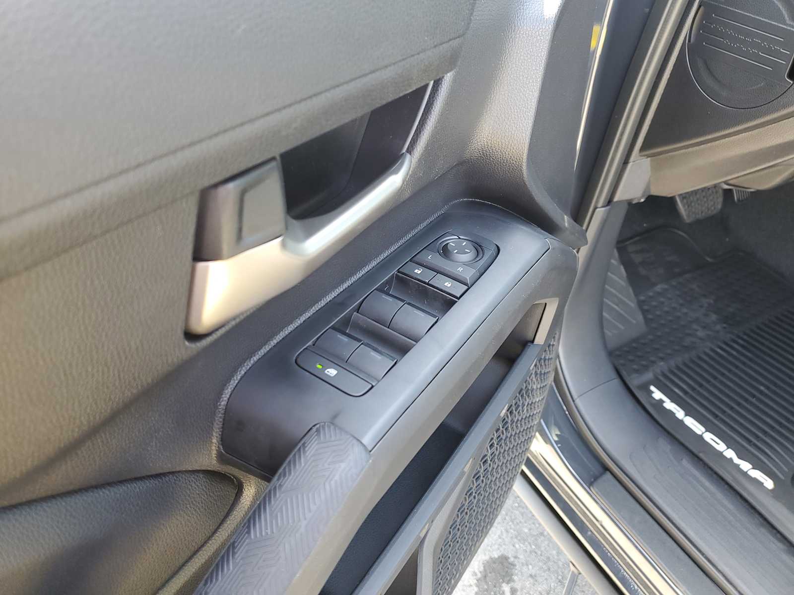 Thumbnail: 2025 Toyota Tacoma - 17