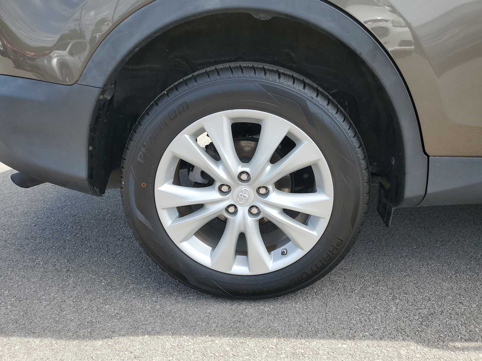 Thumbnail: 2015 Toyota RAV4 - 6