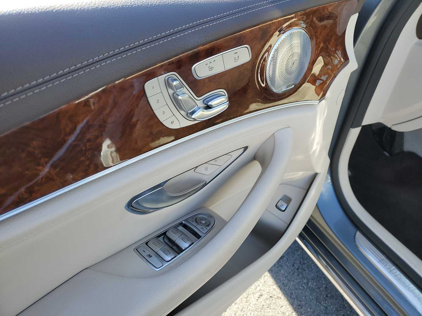 Thumbnail: 2017 Mercedes-Benz E-Class - 16