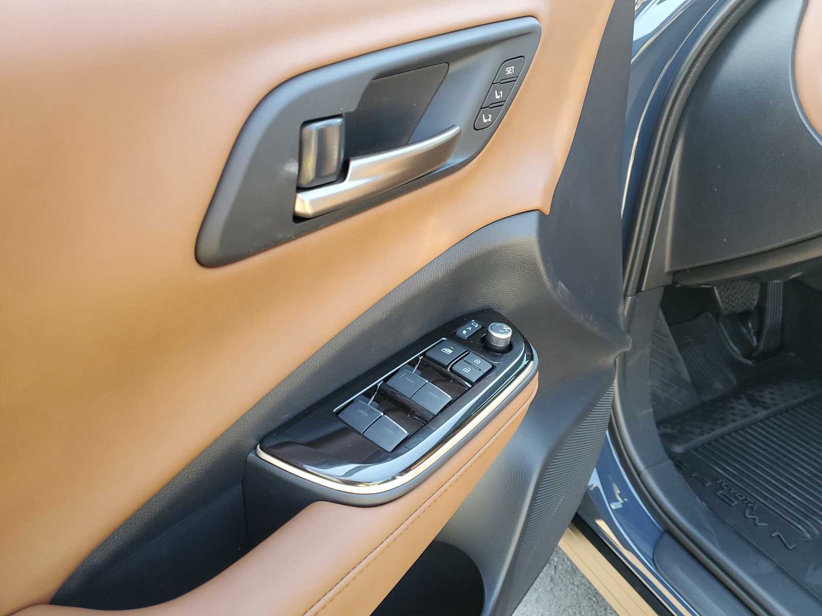 Thumbnail: 2026 Toyota Crown Signia - 17