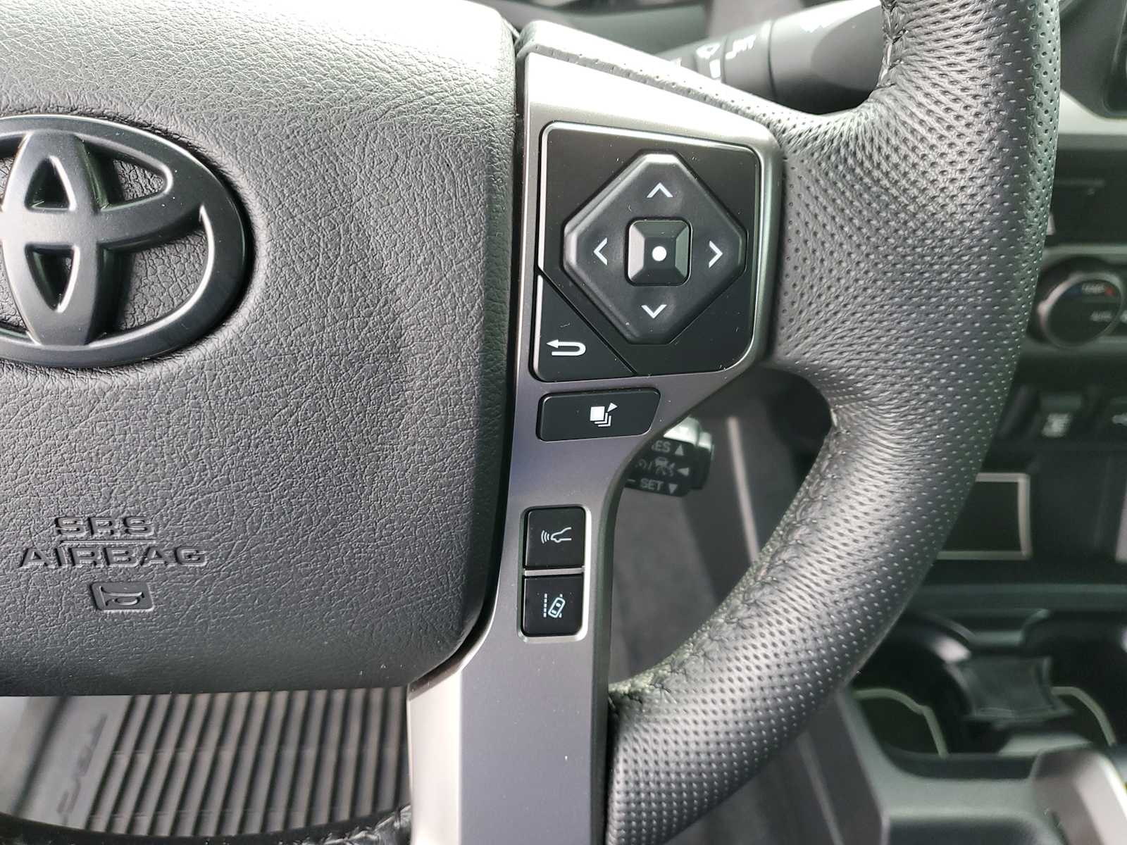 Thumbnail: 2021 Toyota Tacoma - 25