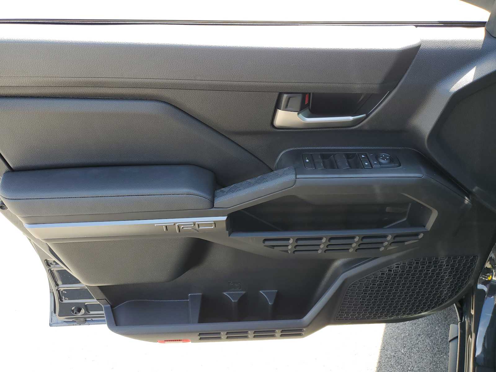 Thumbnail: 2025 Toyota Tacoma - 16