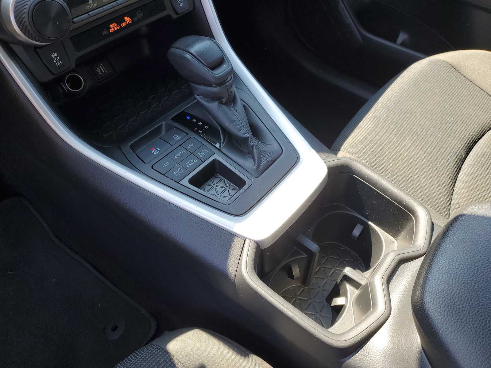 Thumbnail: 2024 Toyota RAV4 - 31