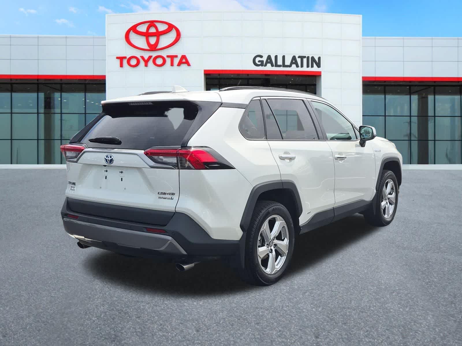 Thumbnail: 2021 Toyota RAV4 - 8