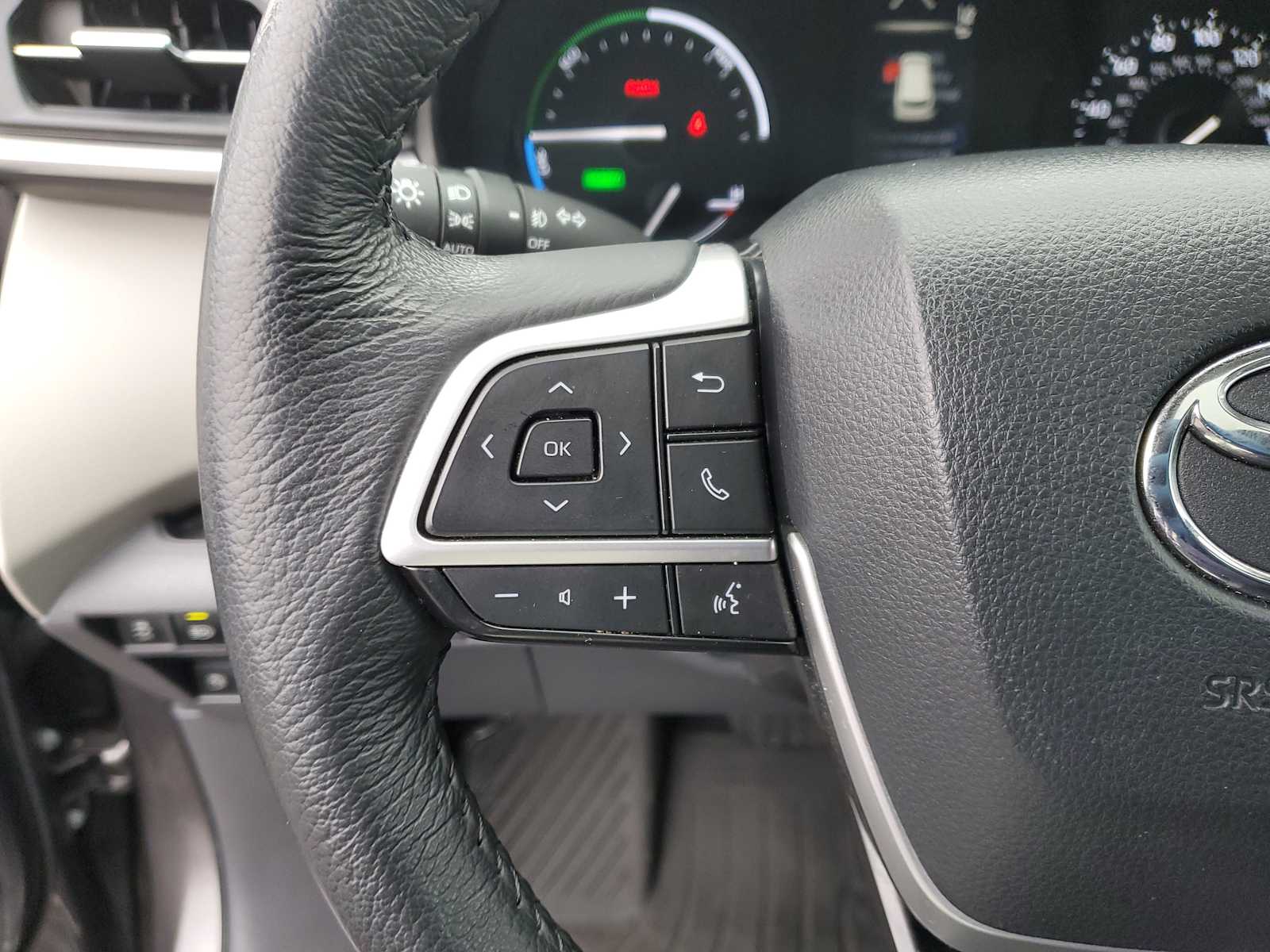 Thumbnail: 2024 Toyota Sienna - 23