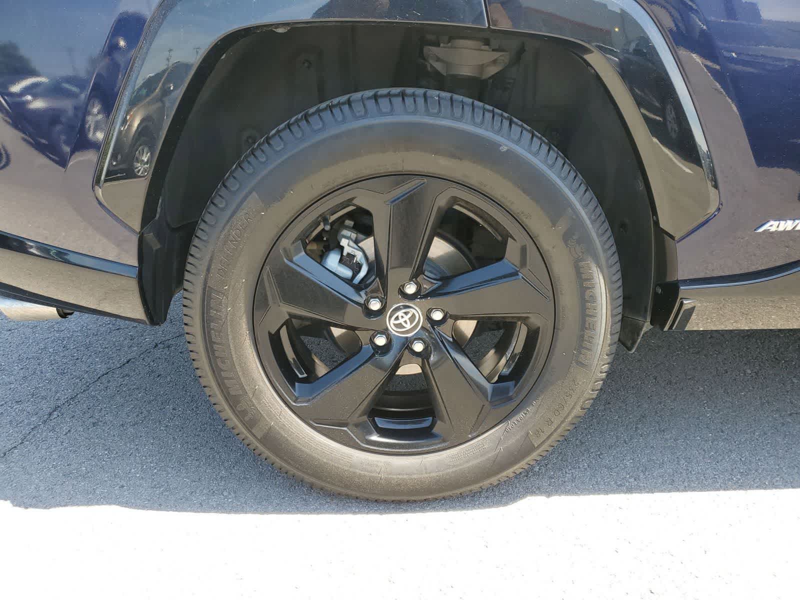 Thumbnail: 2021 Toyota RAV4 - 6
