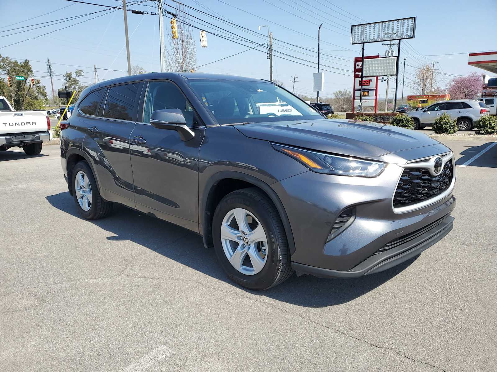 Thumbnail: 2023 Toyota Highlander - 4