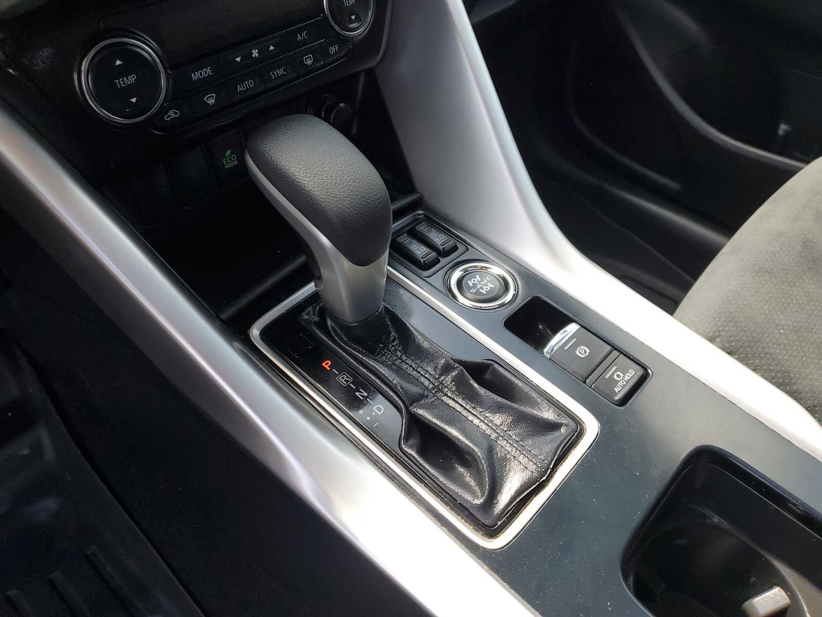 Thumbnail: 2022 Mitsubishi Eclipse Cross - 31