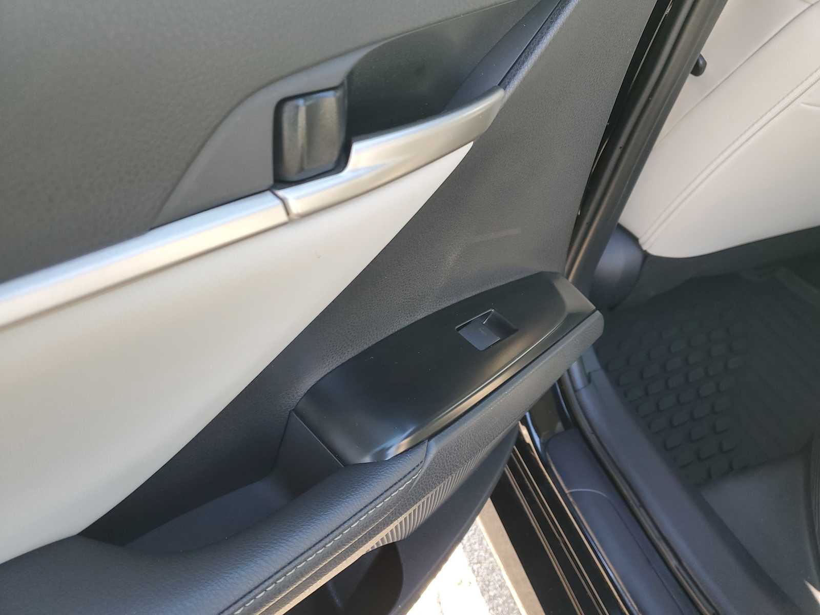 Thumbnail: 2025 Toyota Camry - 11