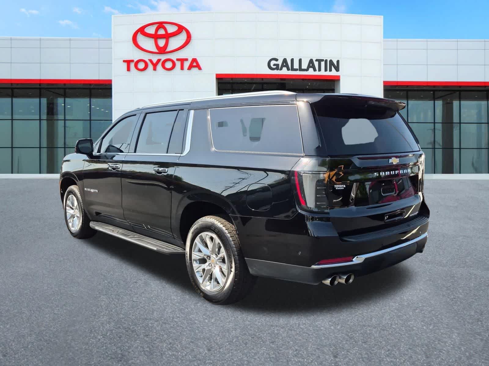 Thumbnail: 2026 Chevrolet Suburban - 6