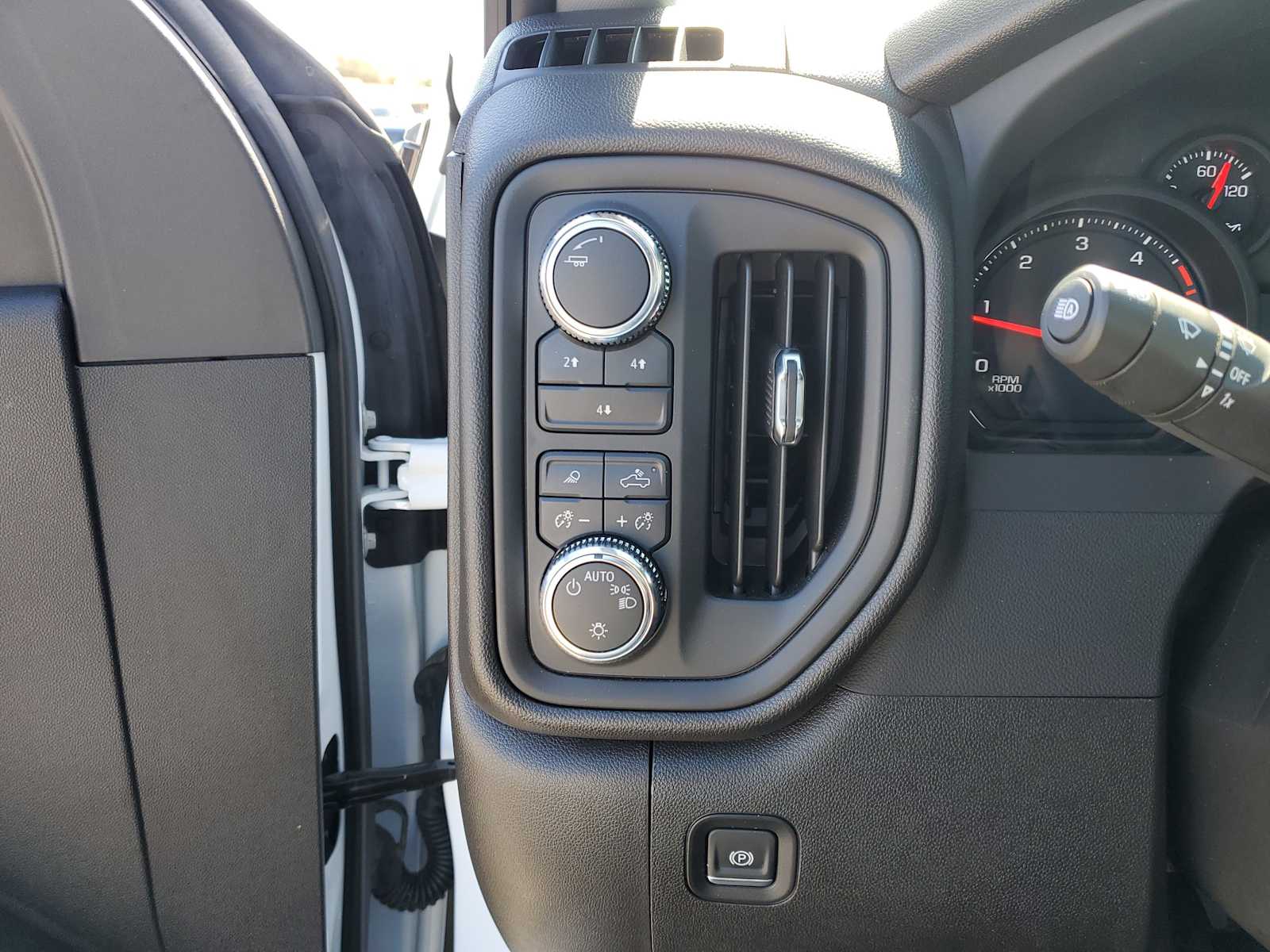 Thumbnail: 2025 GMC Sierra 3500 - 23