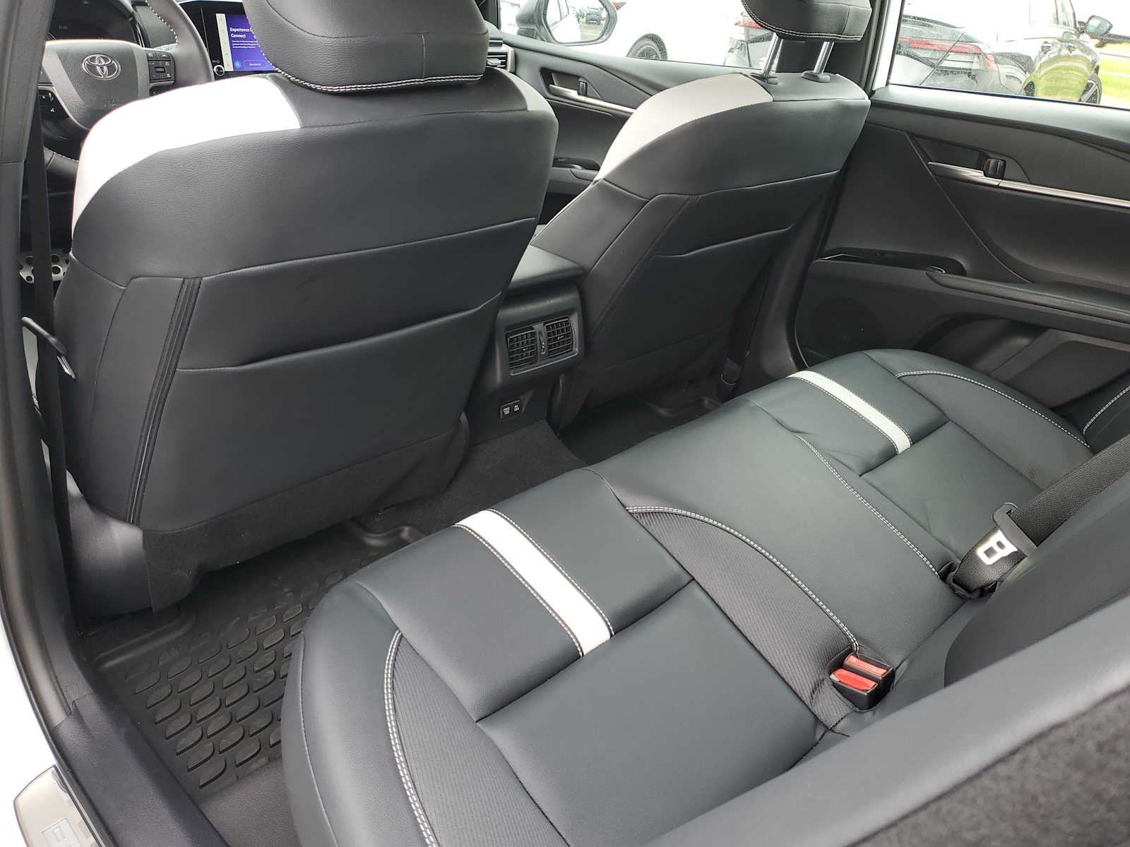 Thumbnail: 2025 Toyota Camry - 13