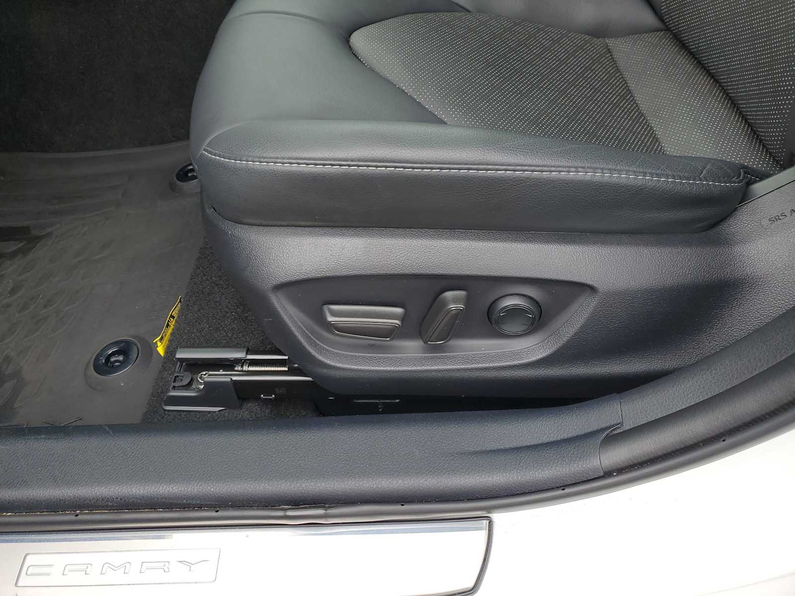 Thumbnail: 2022 Toyota Camry - 18