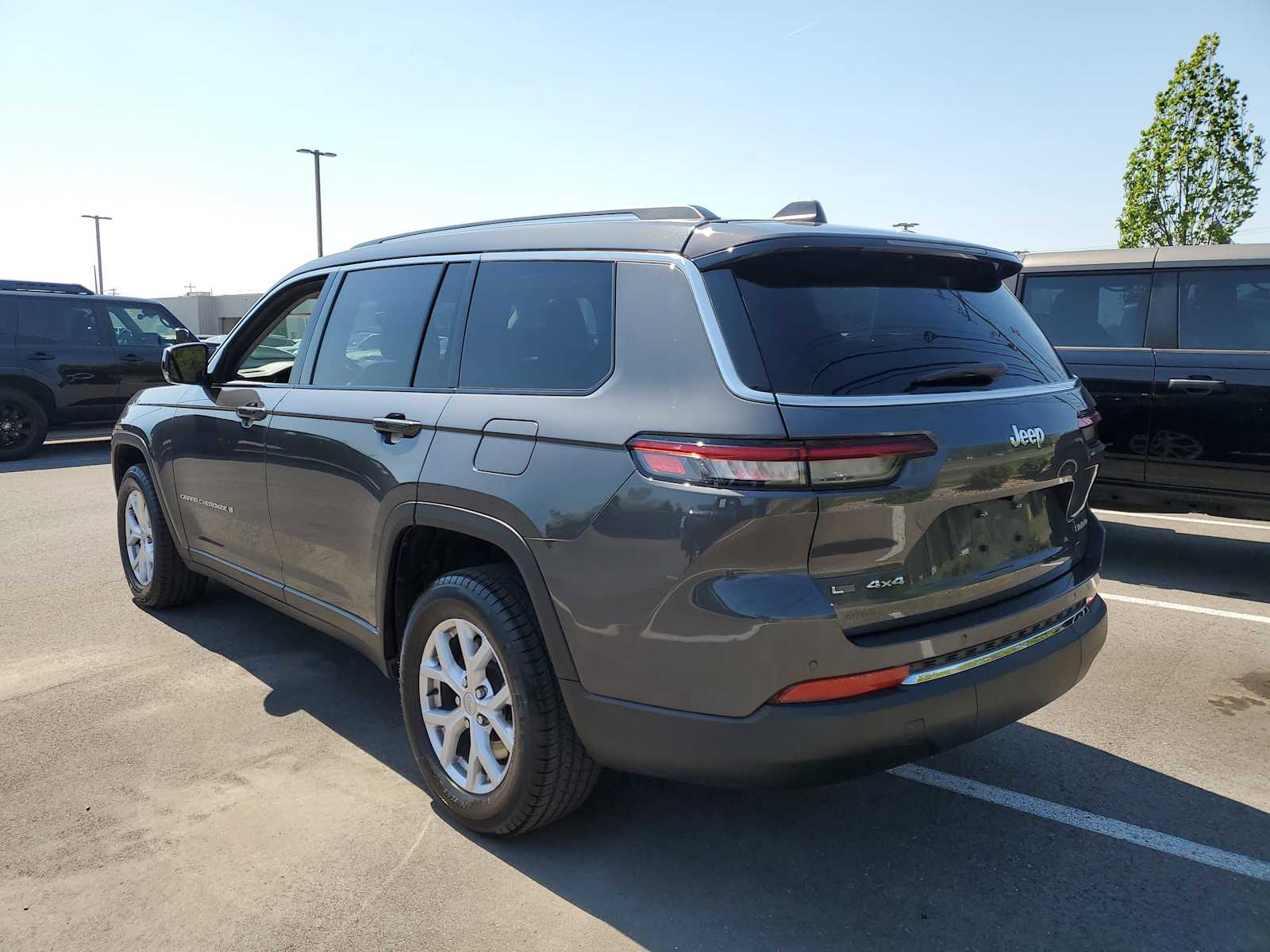 Thumbnail: 2021 Jeep Grand Cherokee L - 2