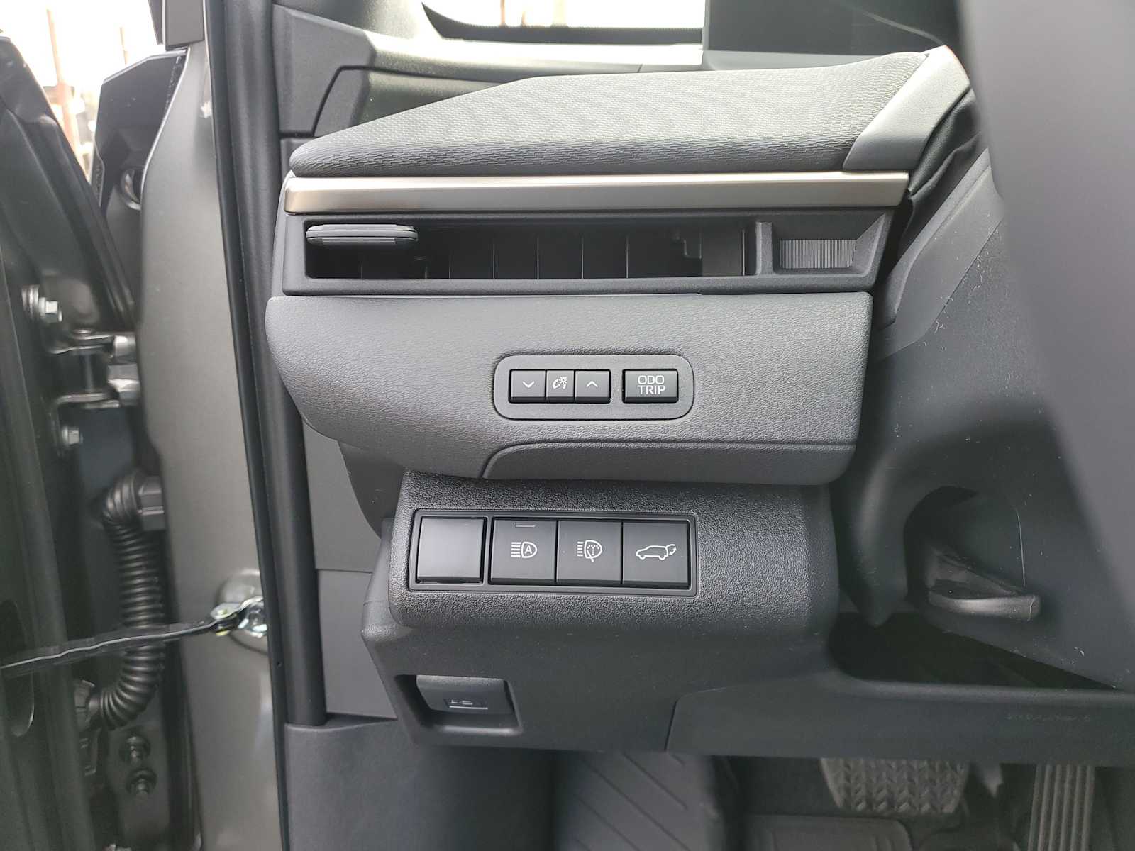 Thumbnail: 2026 Toyota bZ - 21