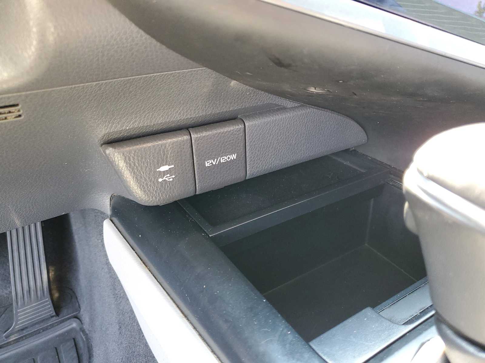 Thumbnail: 2019 Toyota Camry - 29