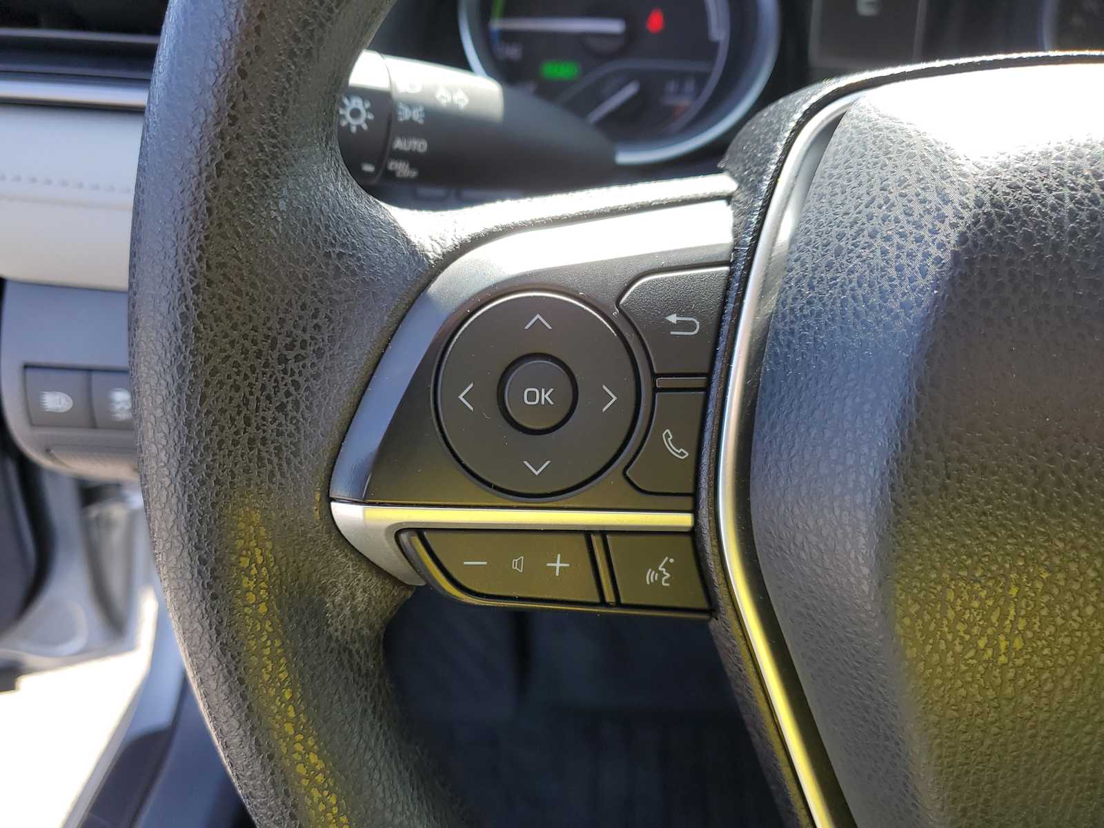 Thumbnail: 2021 Toyota Camry - 22