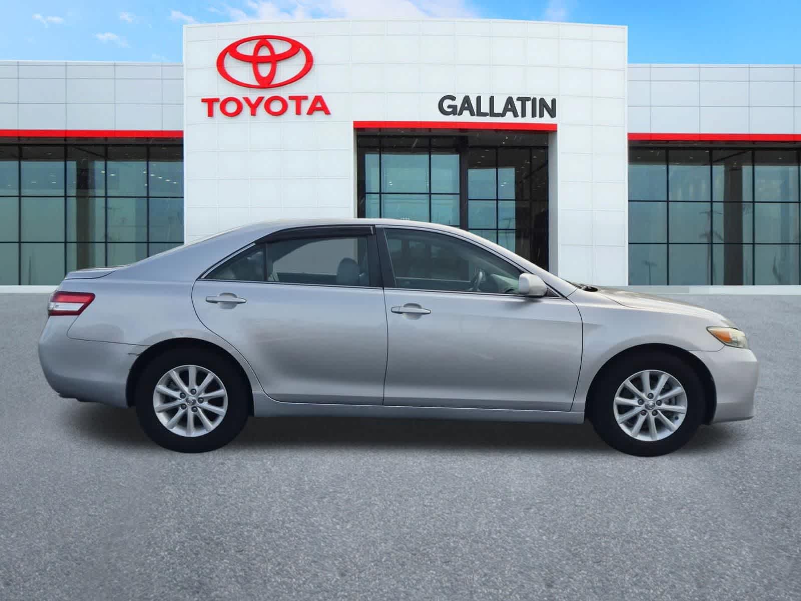 Thumbnail: 2011 Toyota Camry - 9