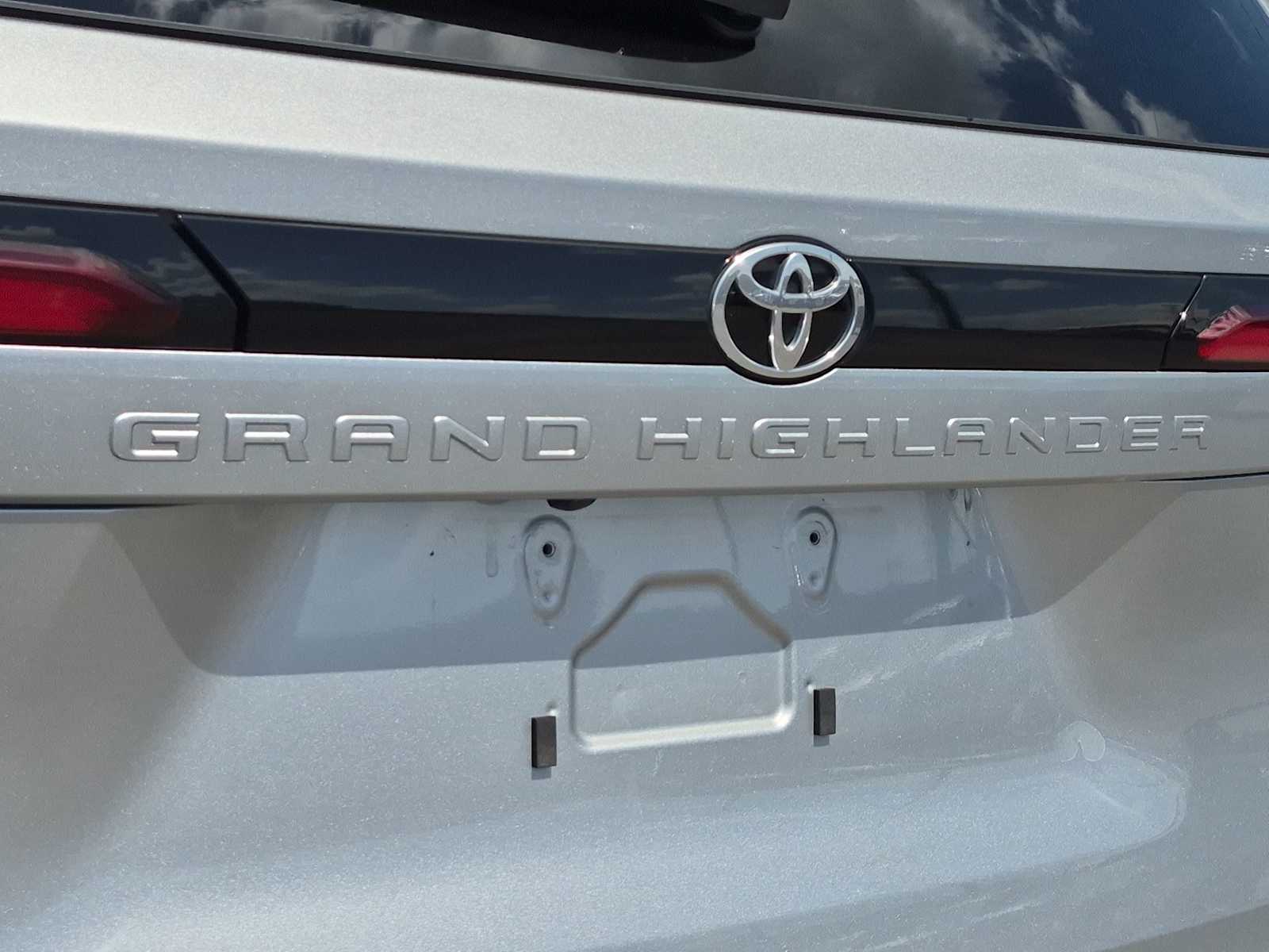 Thumbnail: 2026 Toyota Grand Highlander - 4
