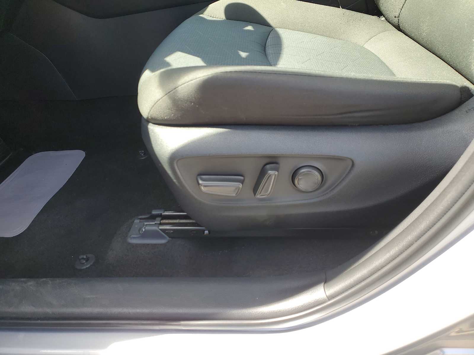 Thumbnail: 2024 Toyota RAV4 - 19