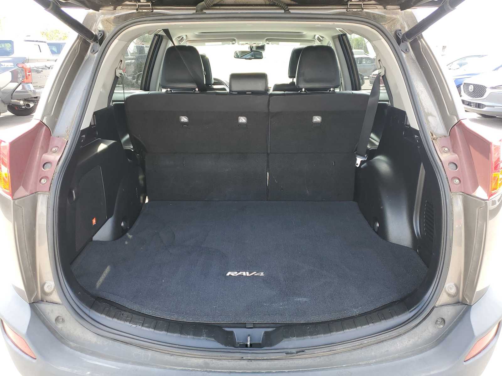 Thumbnail: 2015 Toyota RAV4 - 9