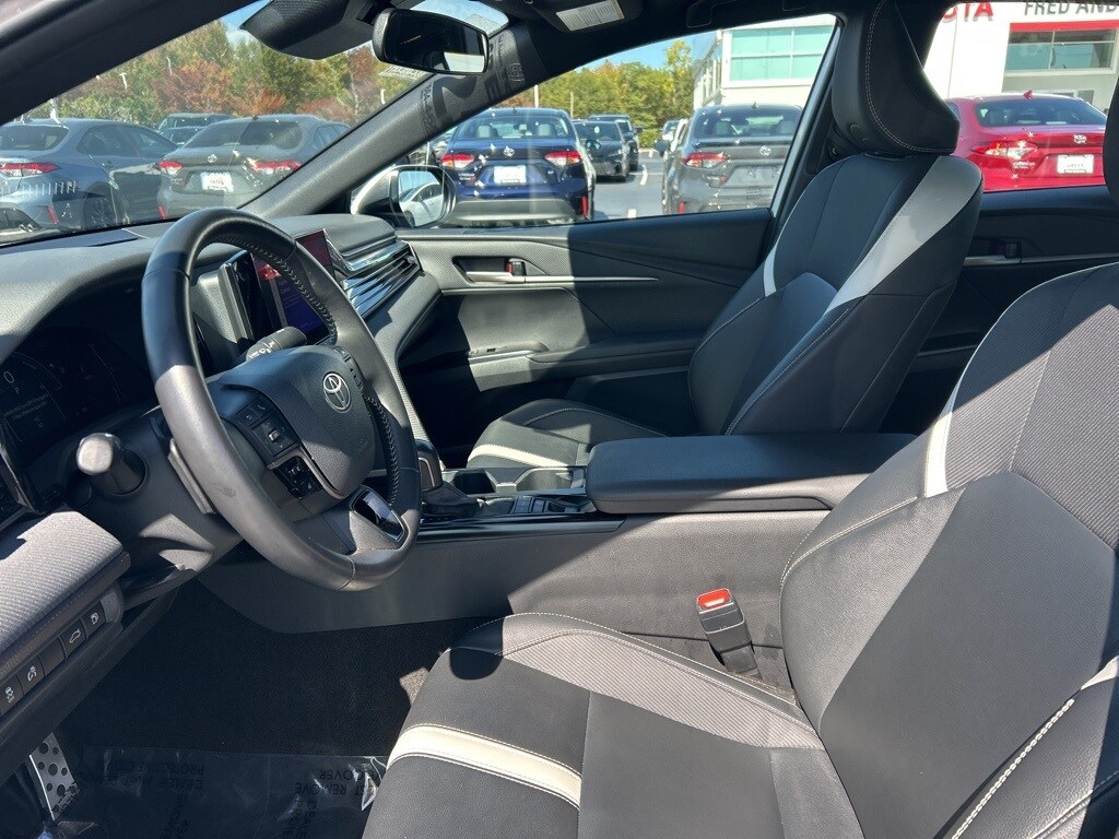 2025 Toyota Camry SE photo 2