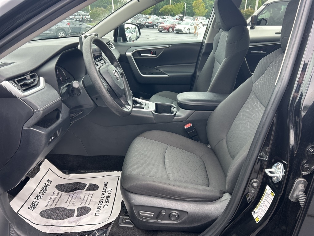 Used 2023 Toyota RAV4 XLE with VIN 2T3W1RFV8PW281114 for sale in Kansas City