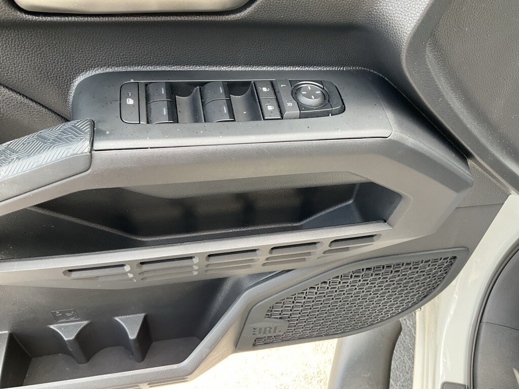 2024 Toyota Tacoma photo 4