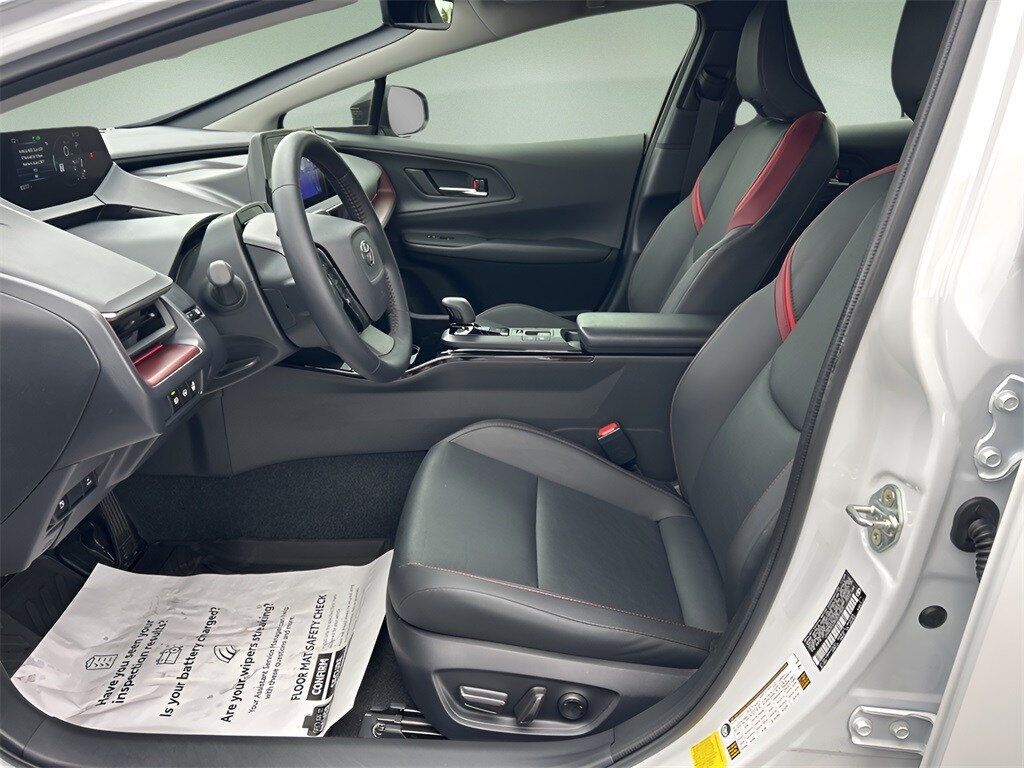 2024 Toyota Prius Prime XSE Premium photo 2