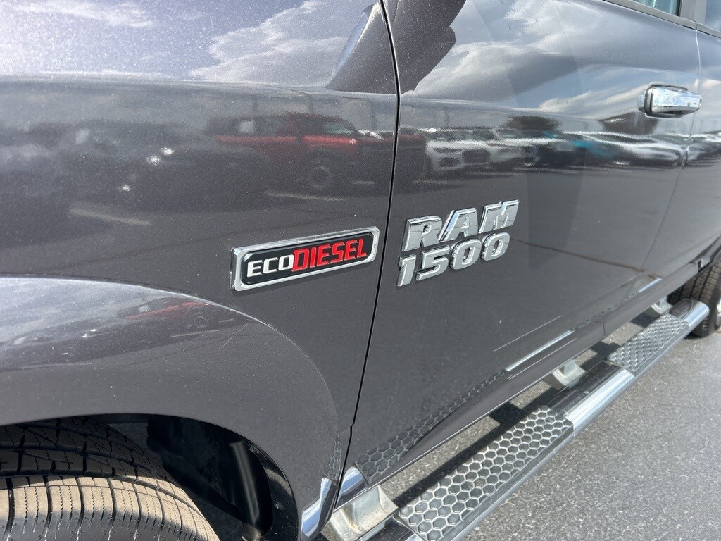2016 Ram 1500 Laramie photo 2