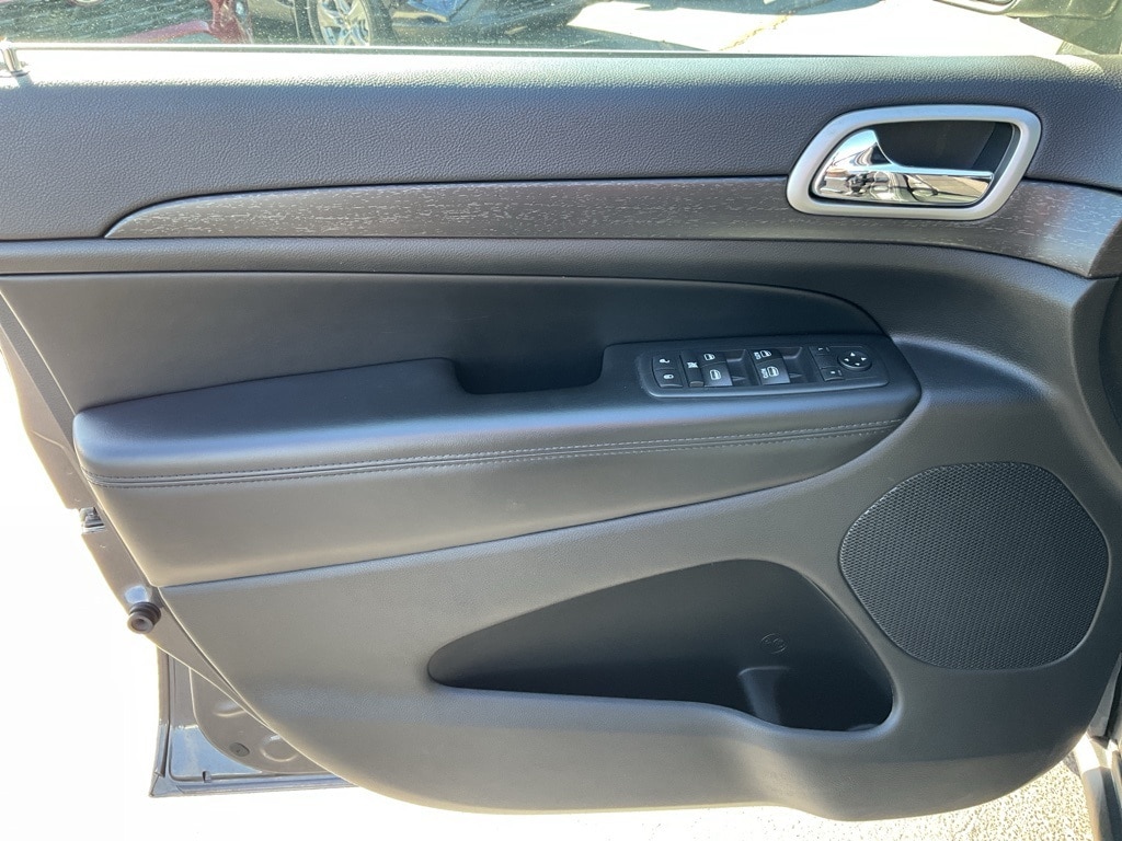 Used 2018 Jeep Grand Cherokee Laredo 4x4 SUV