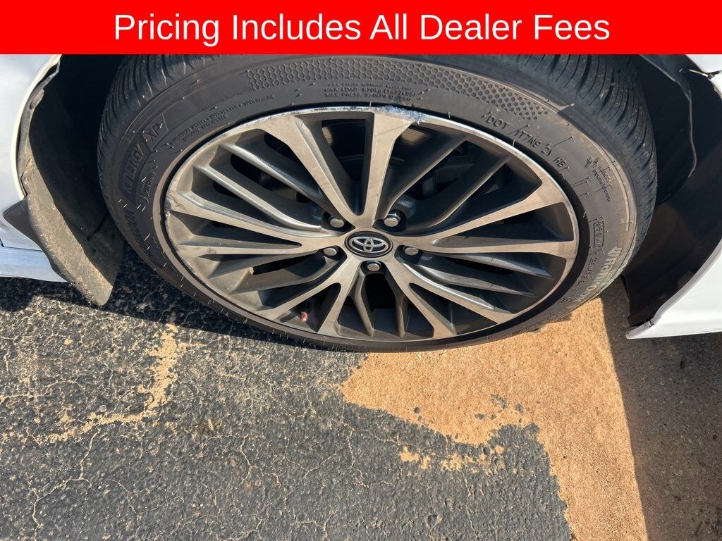 Used 2020 Toyota Camry SE Sedan