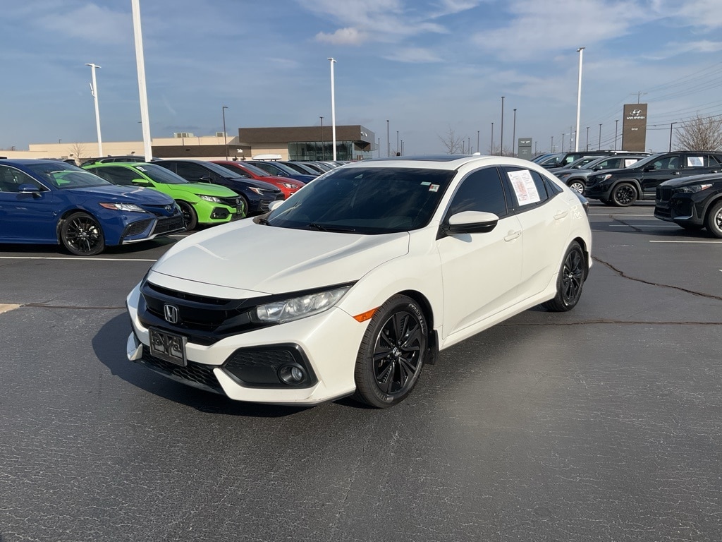 2019 Honda Civic Hatchback EX's photo