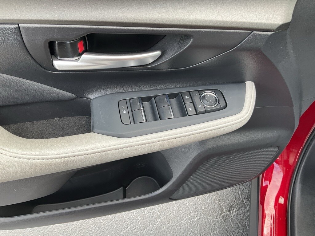 2025 Toyota Grand Highlander LE photo 3