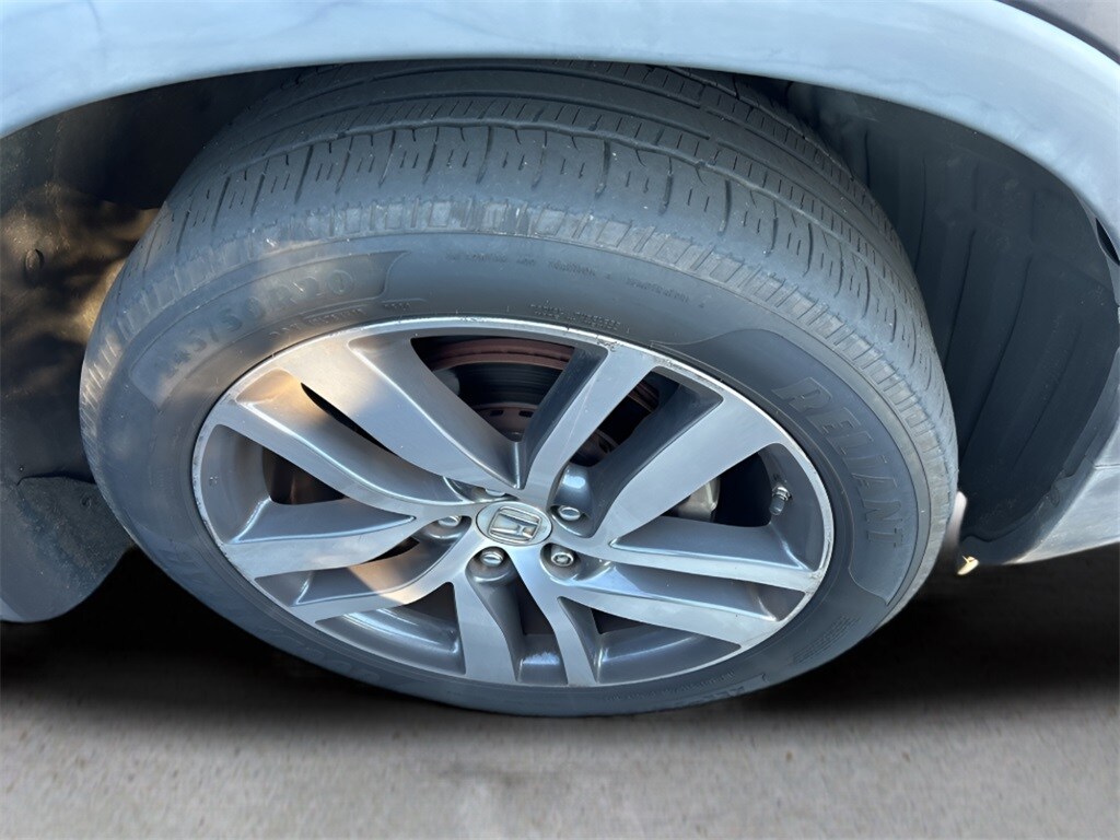 Used 2017 Honda Pilot Touring FWD SUV