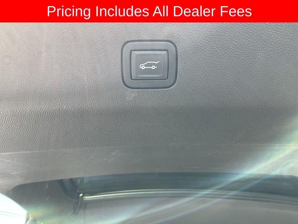 2024 GMC Yukon SLT - Photo 31
