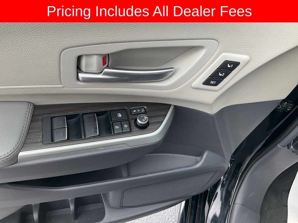 Used 2023 Toyota Sienna Limited 7 Passenger Minivan/Van