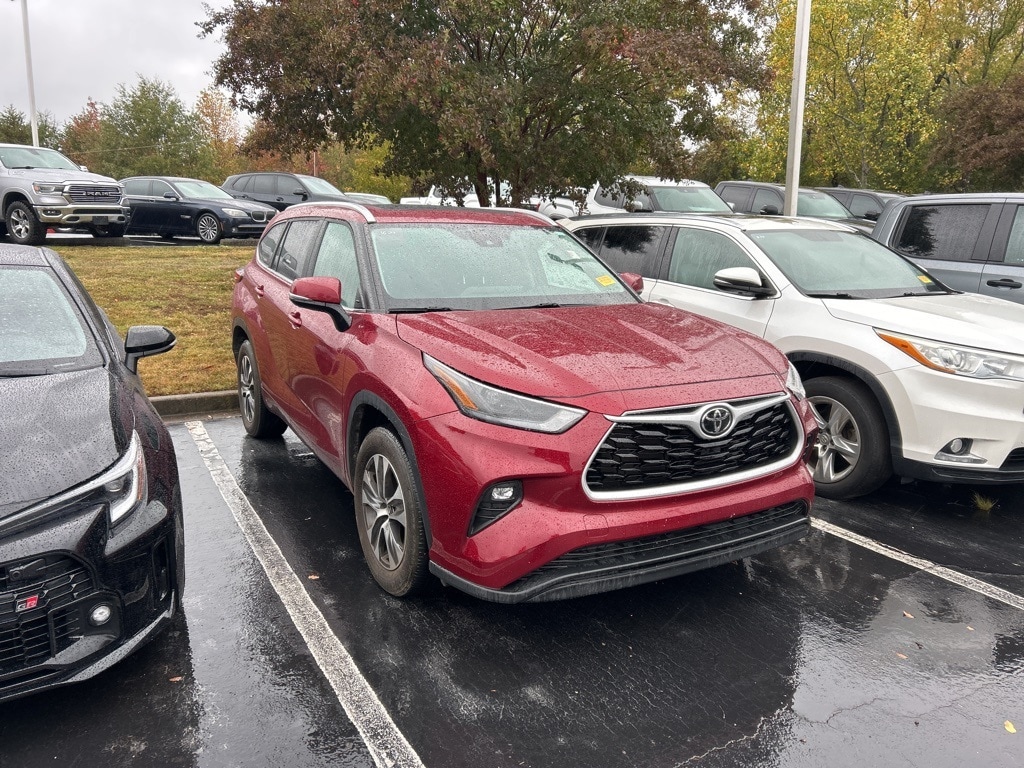 Used 2023 Toyota Highlander L SUV