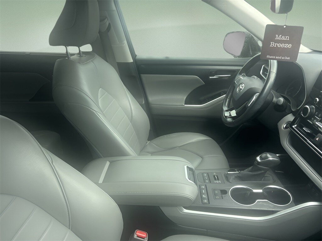 2020 Toyota Highlander XLE photo 4