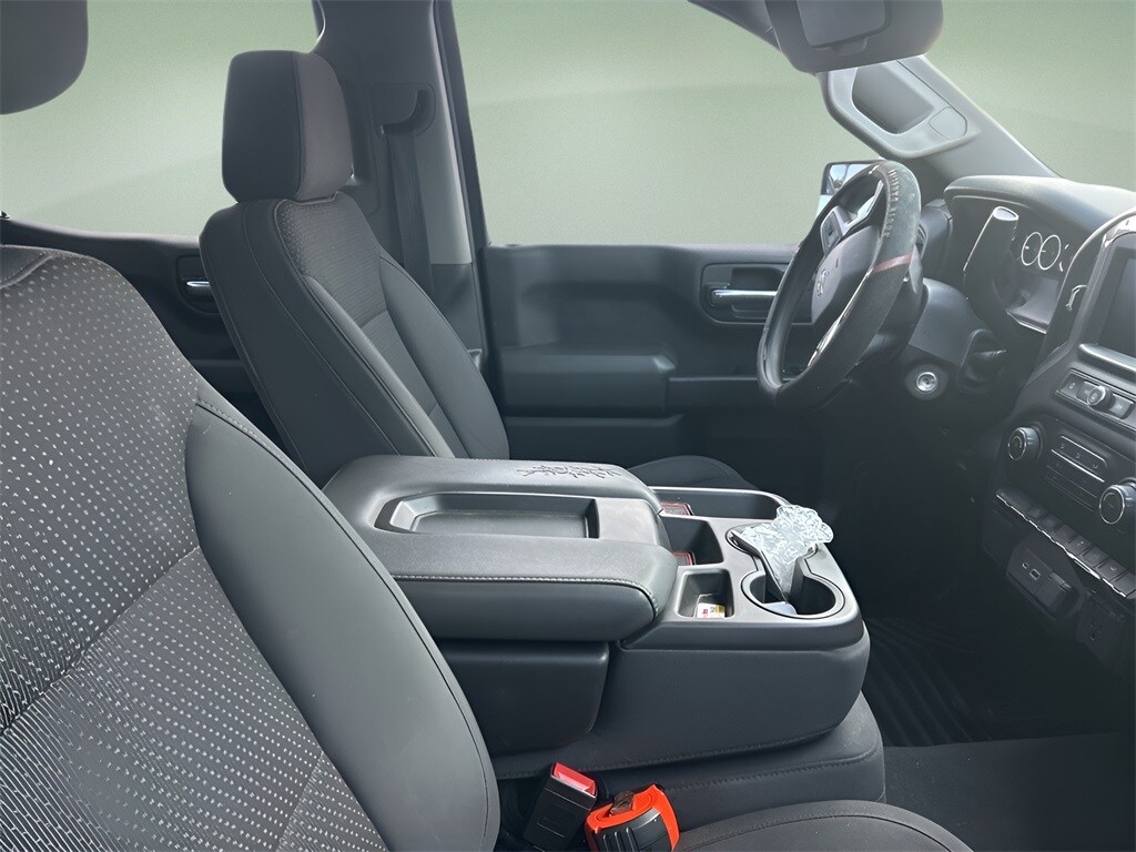2021 Chevrolet Silverado 1500 Custom photo 3