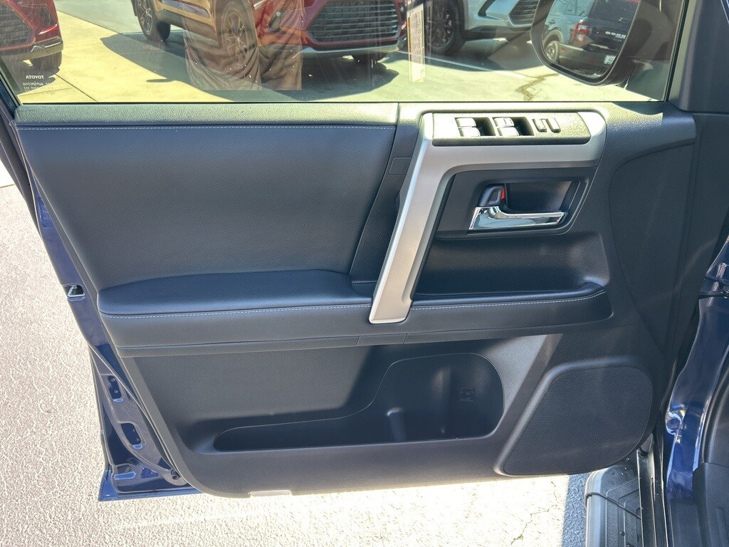 2024 Toyota 4Runner SR5 Premium photo 3