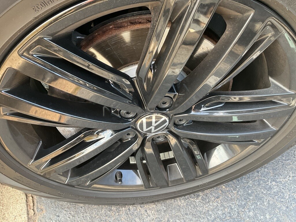 2022 Volkswagen Tiguan SE R-Line Black photo 2