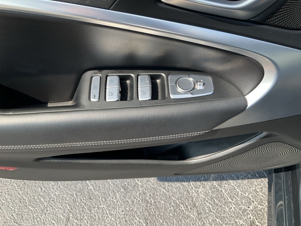 2023 Genesis G70 2.0T photo 4