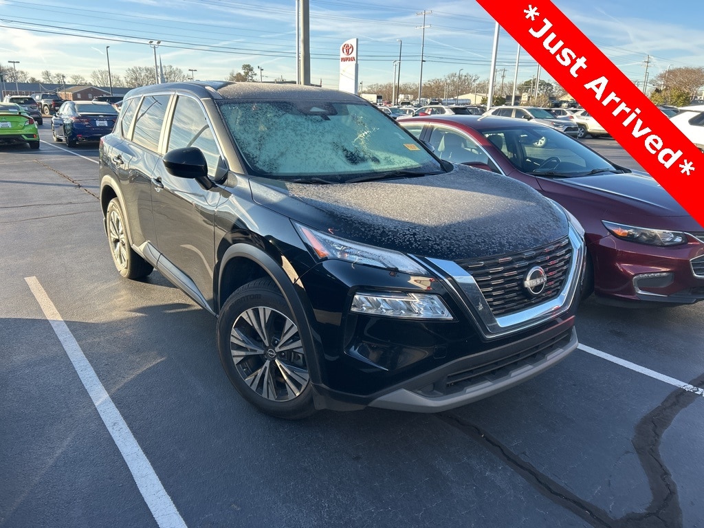 2023 Nissan Rogue SV's photo