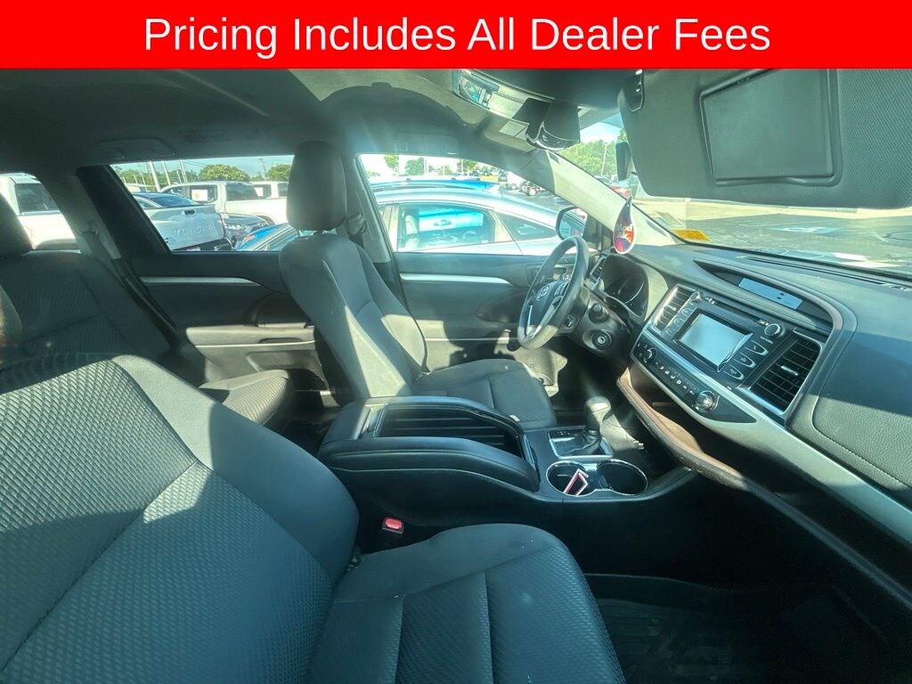 Used 2019 Toyota Highlander LE V6 SUV