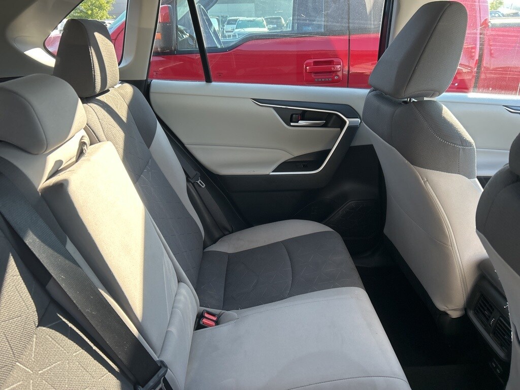 2024 Toyota RAV4 XLE photo 4