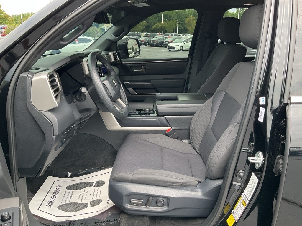 2025 Toyota Sequoia SR5 photo 3
