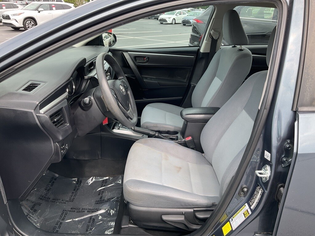 2015 Toyota Corolla L photo 2