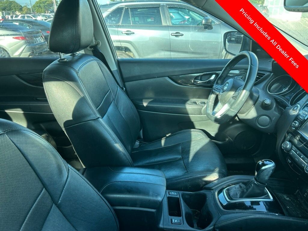 Used 2017 Nissan Rogue SL SUV